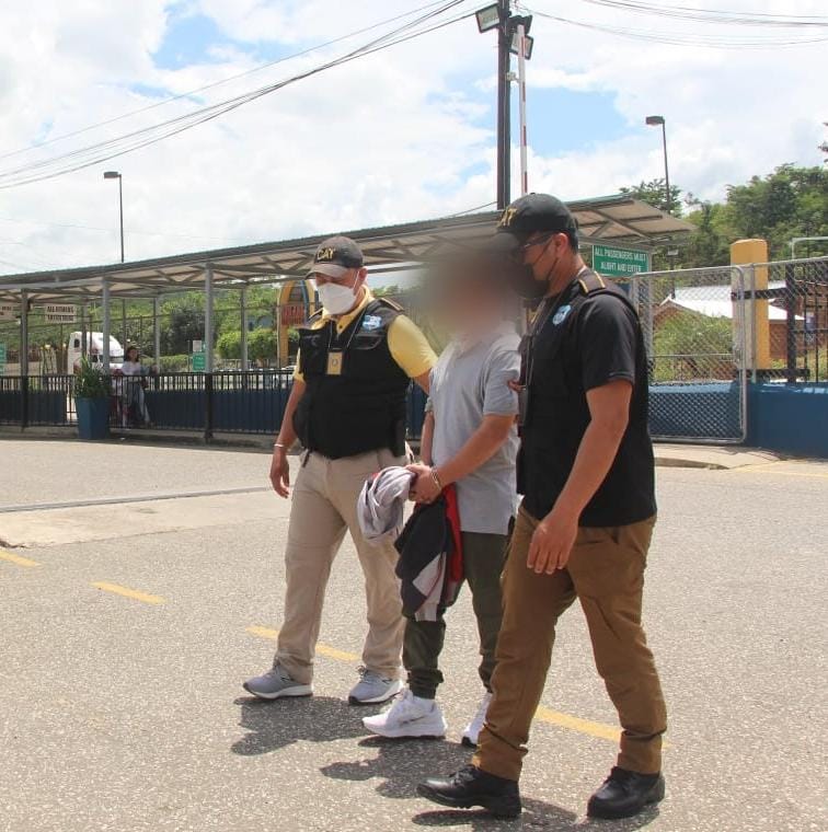 Expulsan a presunto violador salvadoreño del país