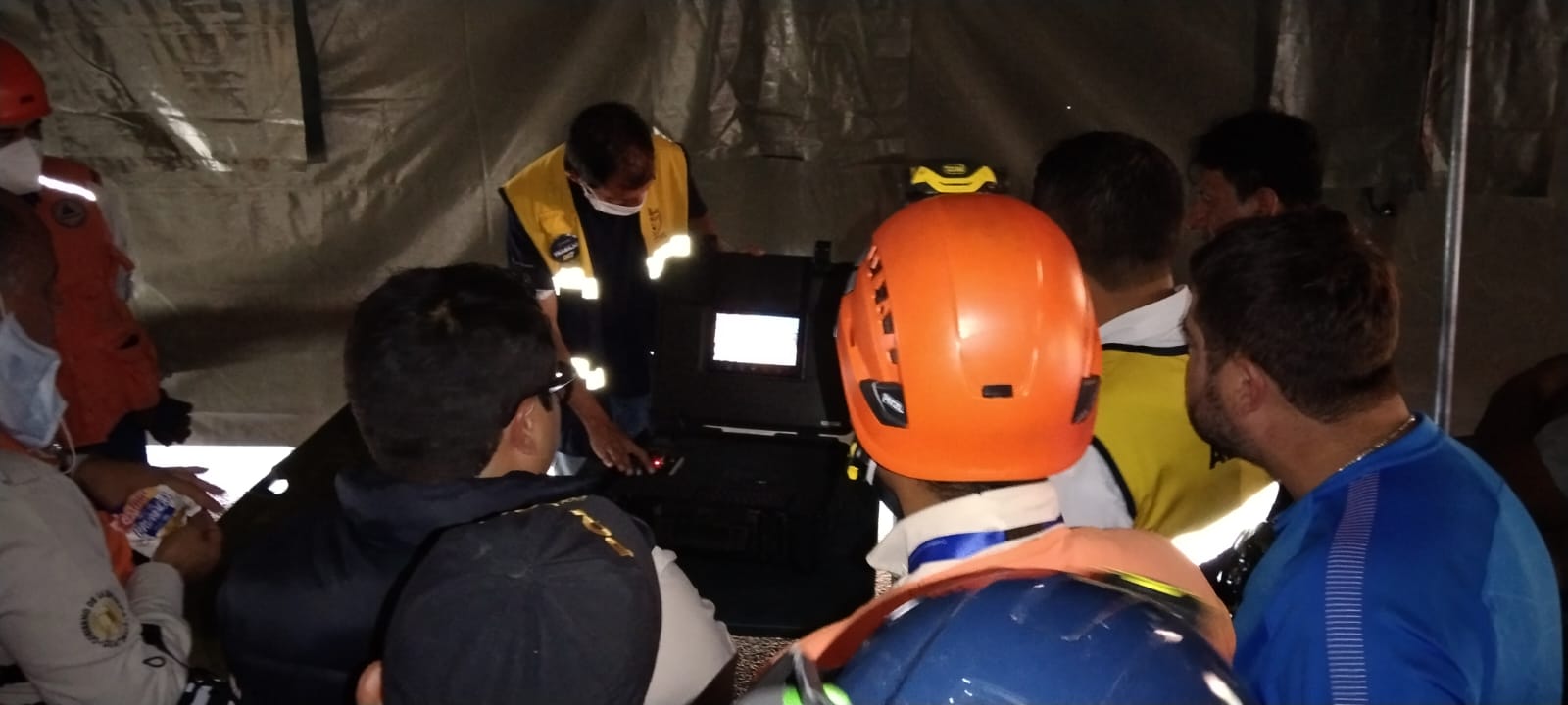 Llevan a cabo labores de búsqueda y rescate en Villa Nueva