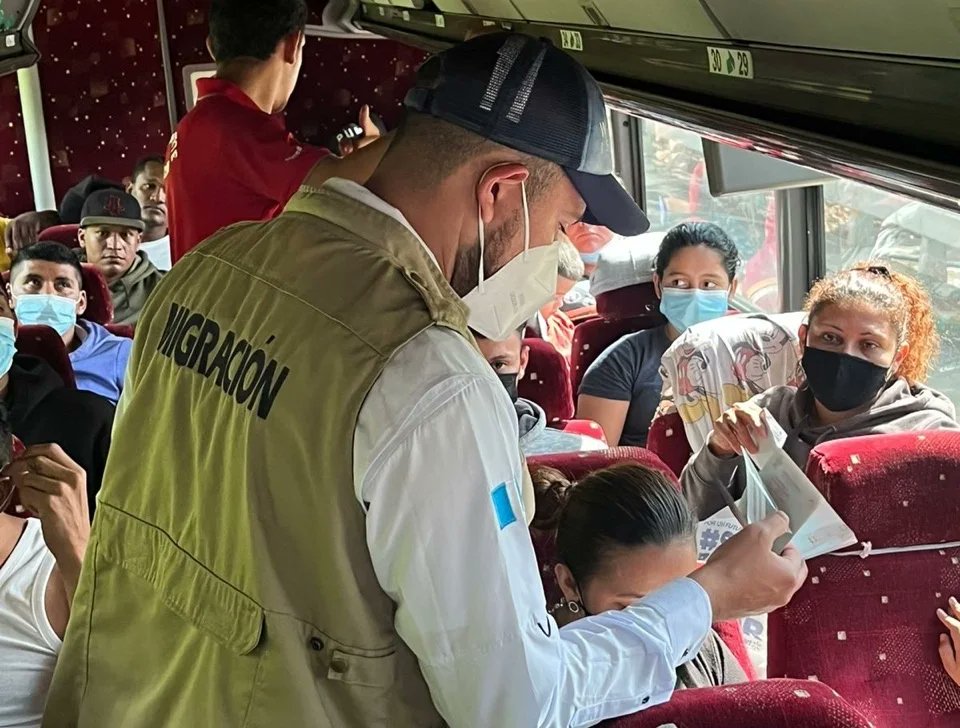 Remiten a 700 extranjeros en una semana por ingreso irregular al país