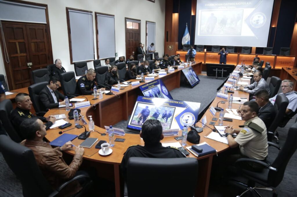 Autoridades coordinan nuevos operativos para la erradicación de droga