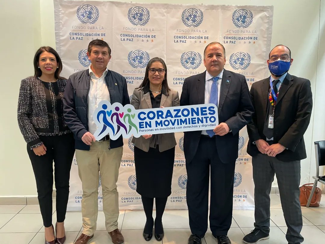 Lanzan campaña corazones en movimiento para apoyar a los migrantes.