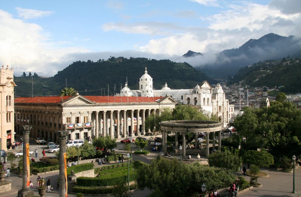 Declaran tres días de duelo nacional por las víctimas de Quetzaltenango