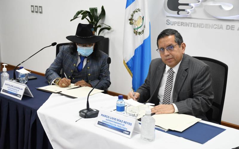 Establecen convenio de cooperación entre SAT y Municipalidad de Santiago Atitlán