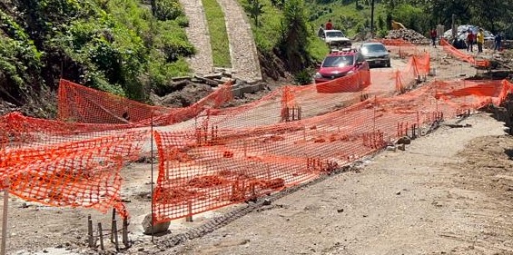 Jalapa: Cierran paso vehicular en tramo carretero para prevenir emergencias