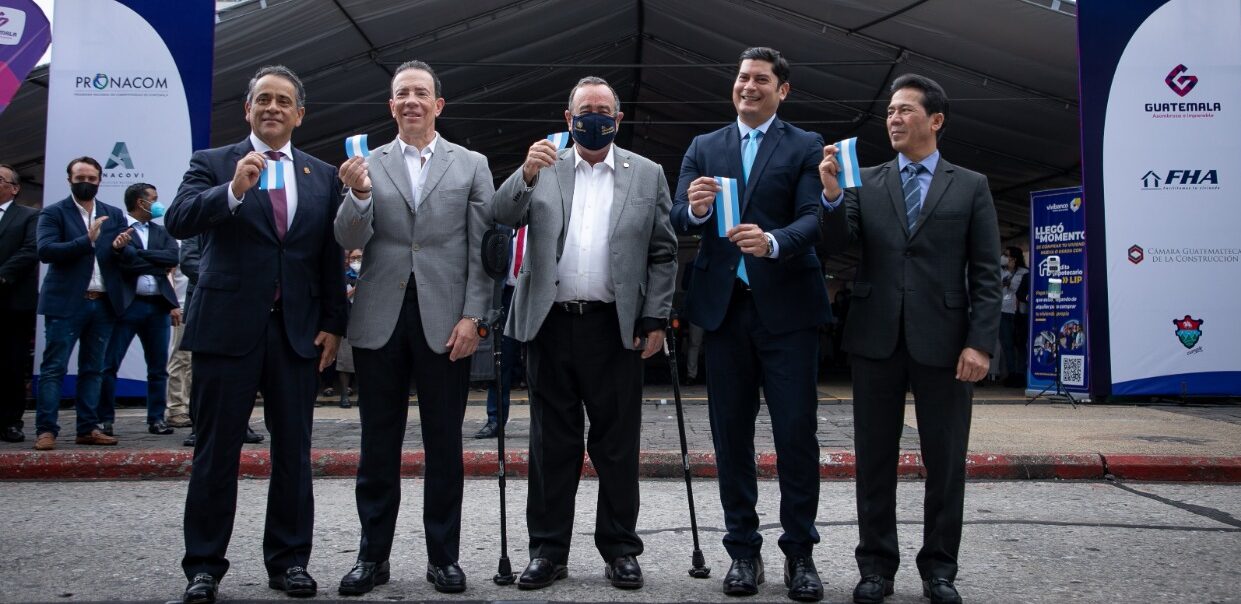 Presidente inaugura primera Feria para la Vivienda Social
