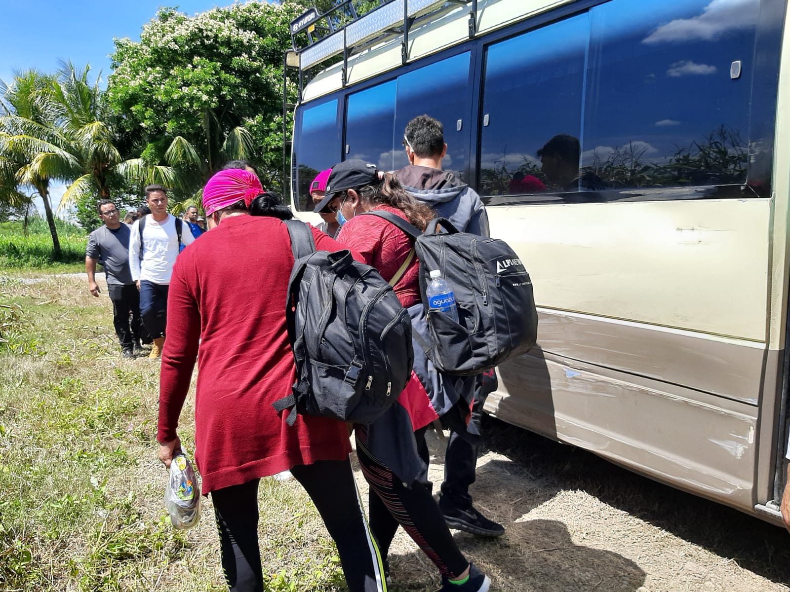Ejército intercepta y asiste a 26 migrantes cubanos que ingresaron de manera irregular