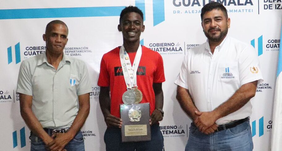 Reconocen desempeño de atletas izabalenses en campeonato de patinaje de velocidad