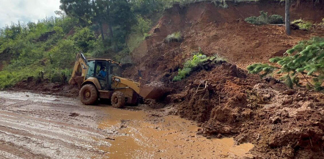 Covial atiende incidentes en carreteras de Jalapa