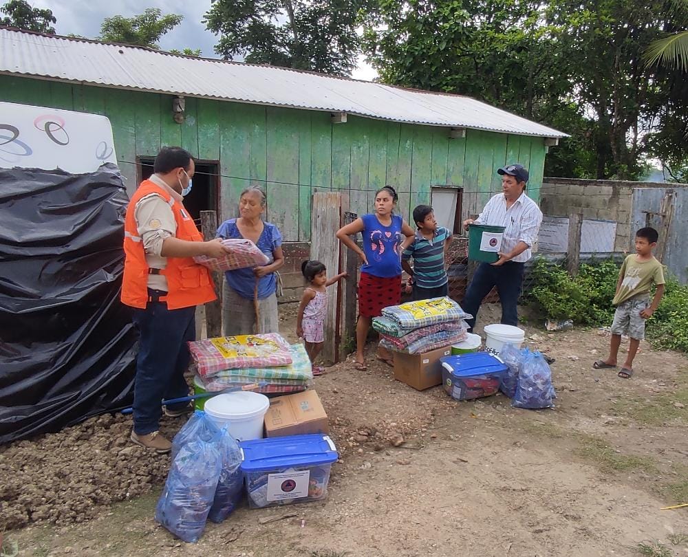Entregan ayuda humanitaria a afectados por lluvias en el territorio
