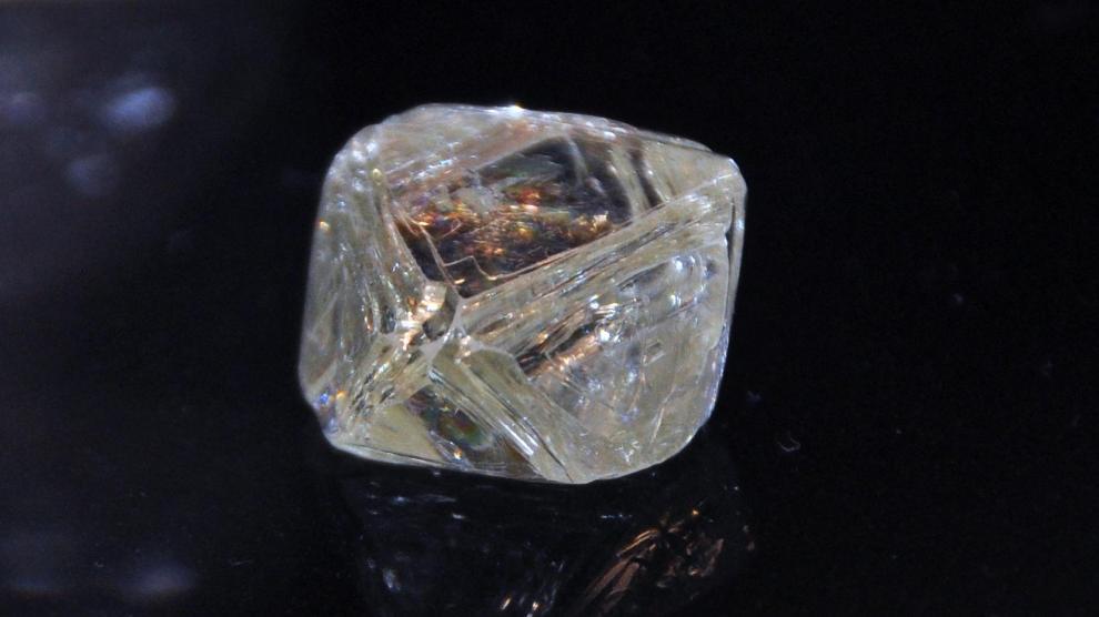 Un diamante revela que a 600 kilómetros de profundidad hay agua