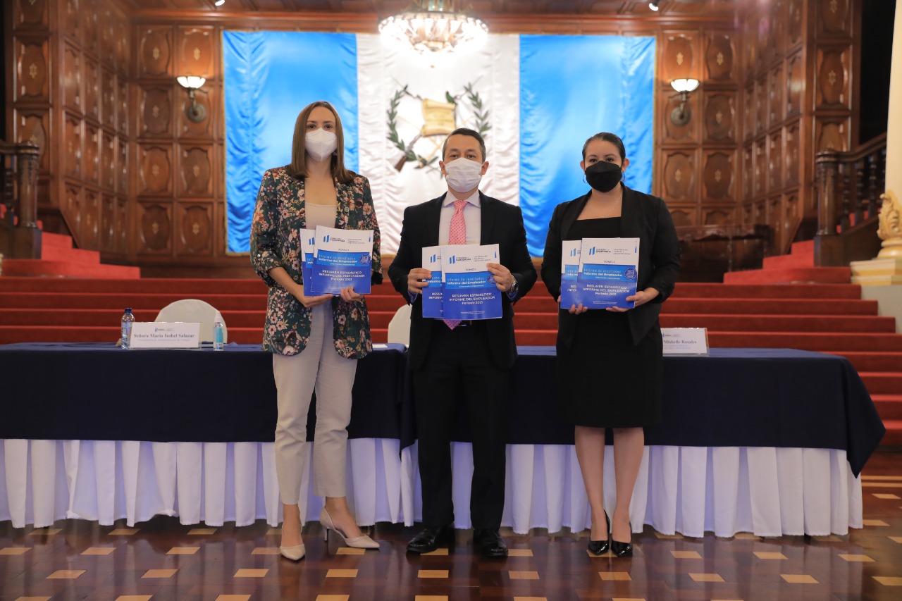 Presentan resultados del informe del empleador 2021