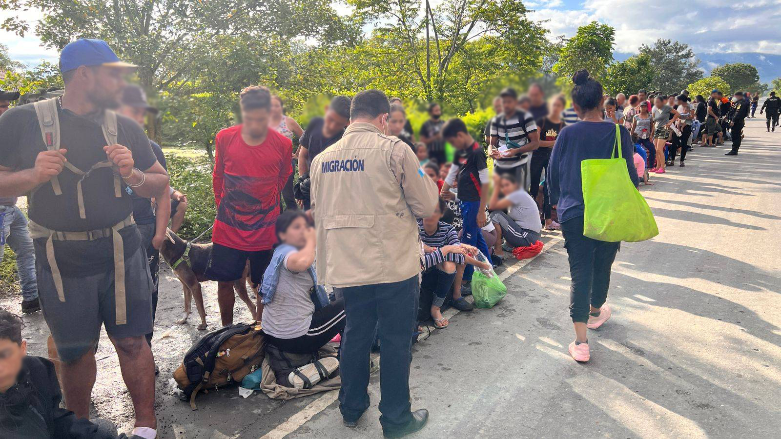 Brindan atención a extranjeros sobre importancia de la migración regular