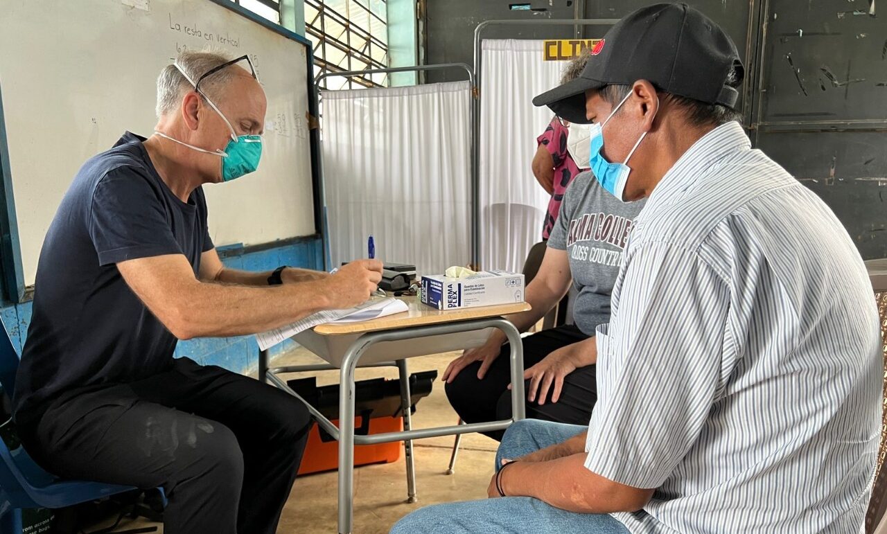 Acercan servicios de Salud a pobladores de Campur
