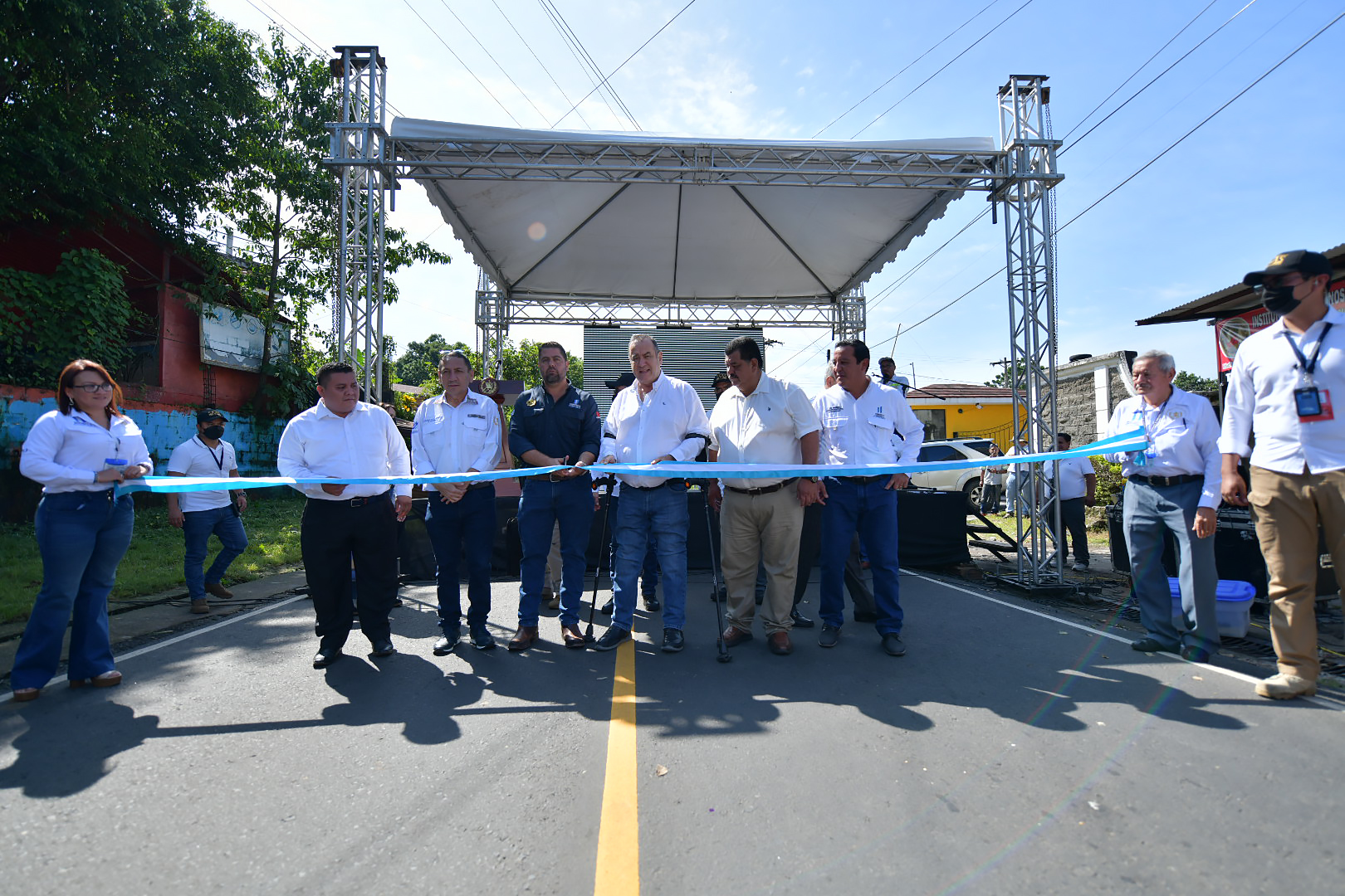 Presidente entrega proyecto de infraestructura vial en Santo Domingo Suchitepéquez