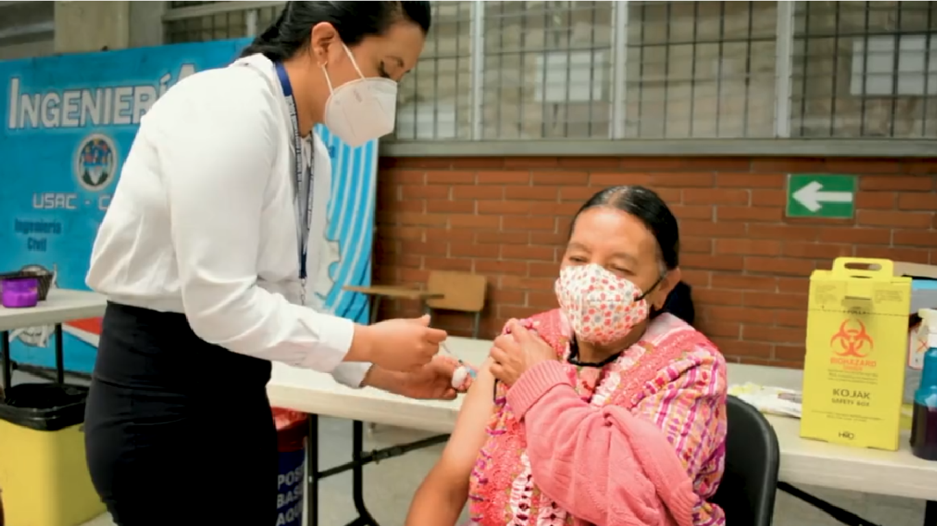 Más de 3 millones y medio de guatemaltecos han sido vacunados con primera dosis de refuerzo