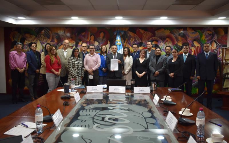 Establecen fórmula para determinar aumento al salario mínimo