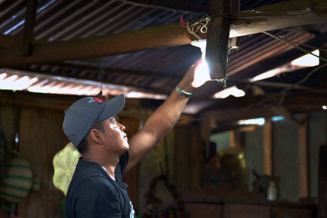 Más de 10 mil pobladores de Poptún beneficiados con proyecto de electrificación