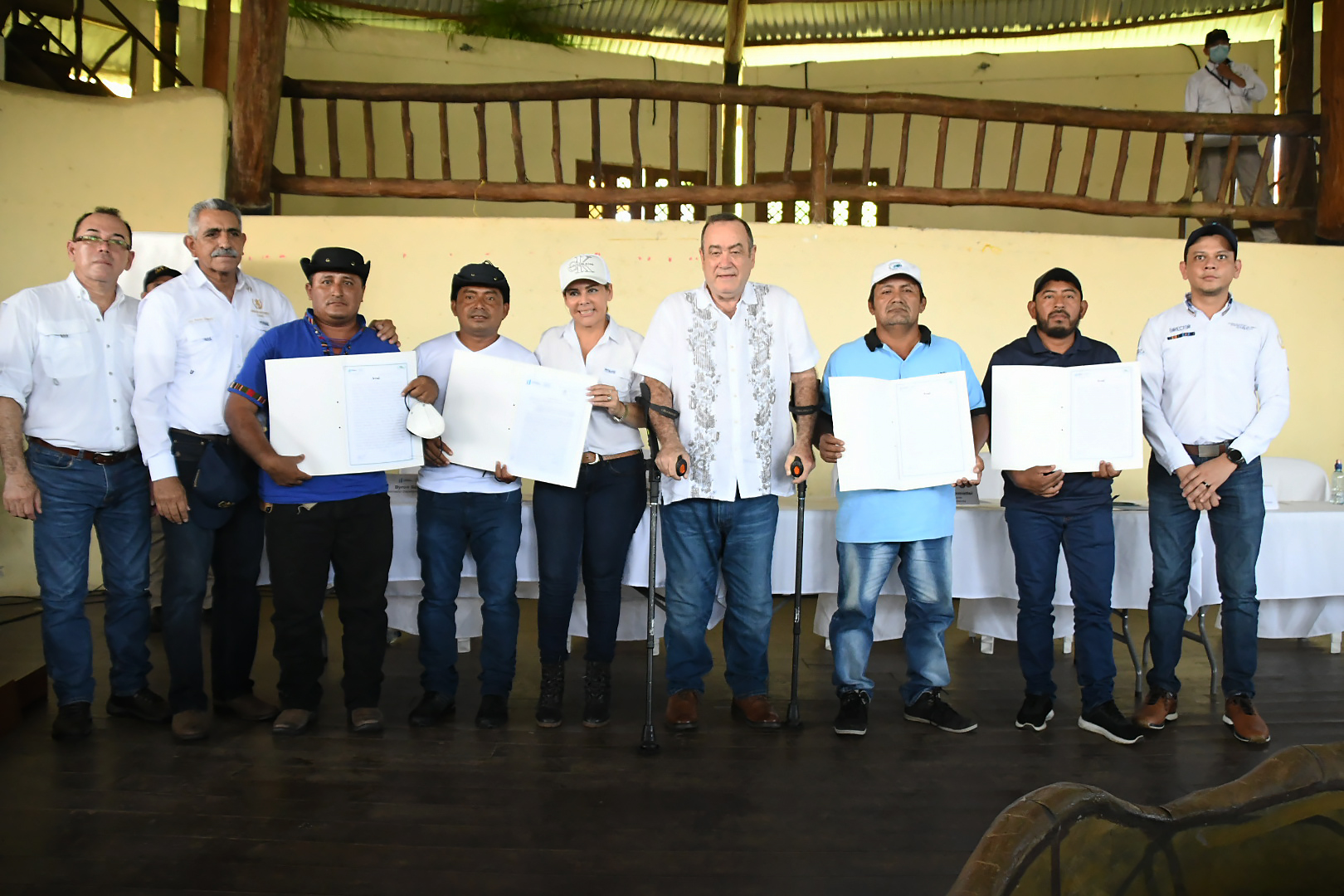 Incorporan a familias de Izabal en proyecto de regularización de comunidades