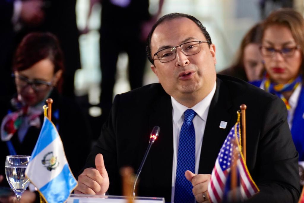 Canciller de Guatemala, Mario Búcaro.