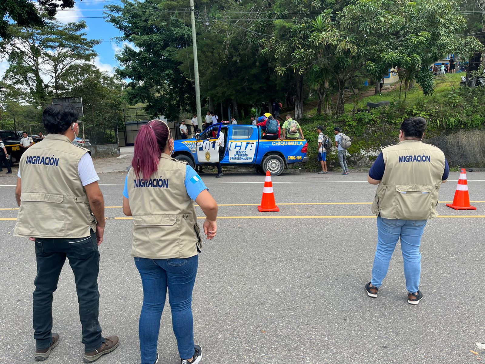 Remiten a Migración a 51 extranjeros