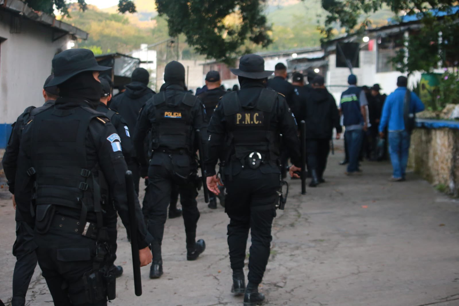 Efectúan requisa en cárcel El Boquerón