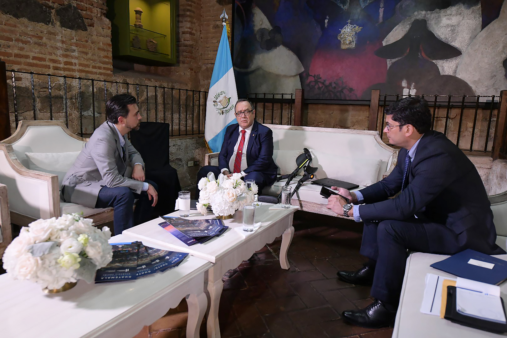 Inversionistas destacan que Guatemala es "tierra fértil" para invertir