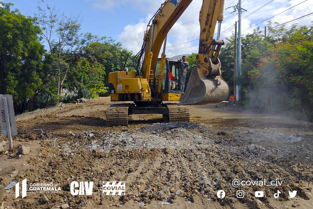 Trabajos para mejorar la transitabilidad entre Zacapa y Chiquimula.