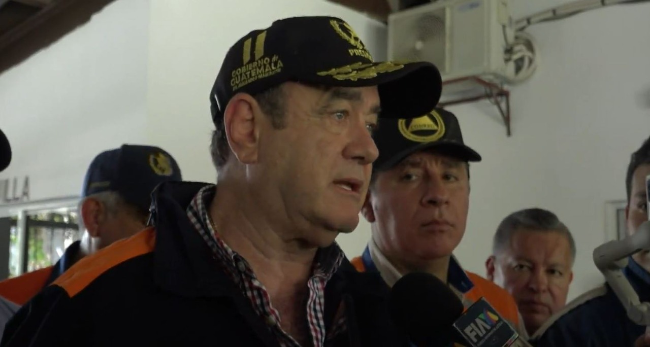 Gobernante da seguimiento a entrega de ayuda a población afectada de Izabal