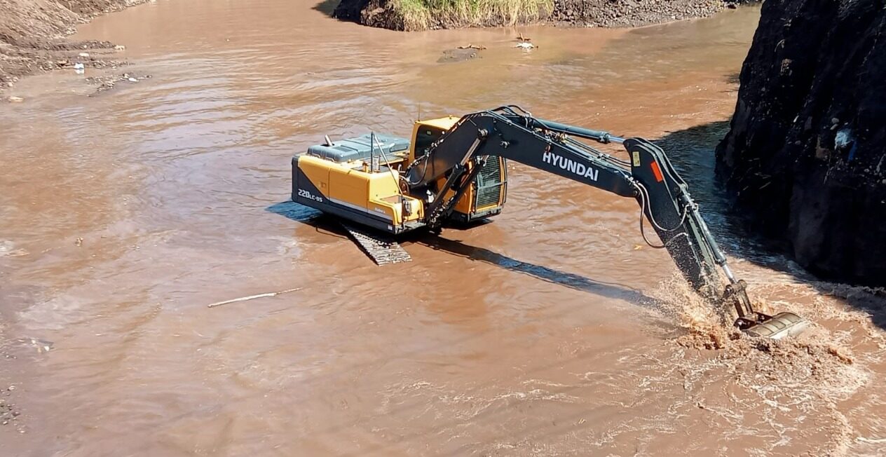 CIV y Cuerpo de Ingenieros trabajan en encauzamiento del río Guachipilín