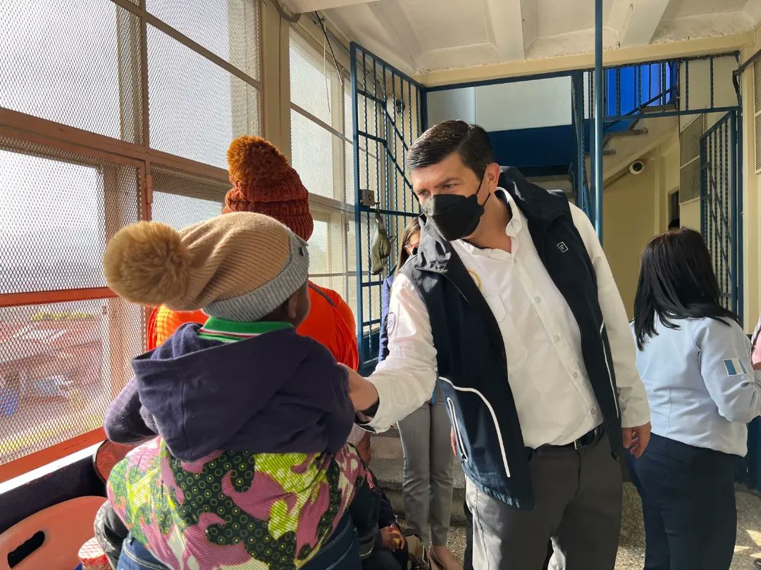 Migración brinda atención a migrantes que sufrieron accidente en Santa Rosa
