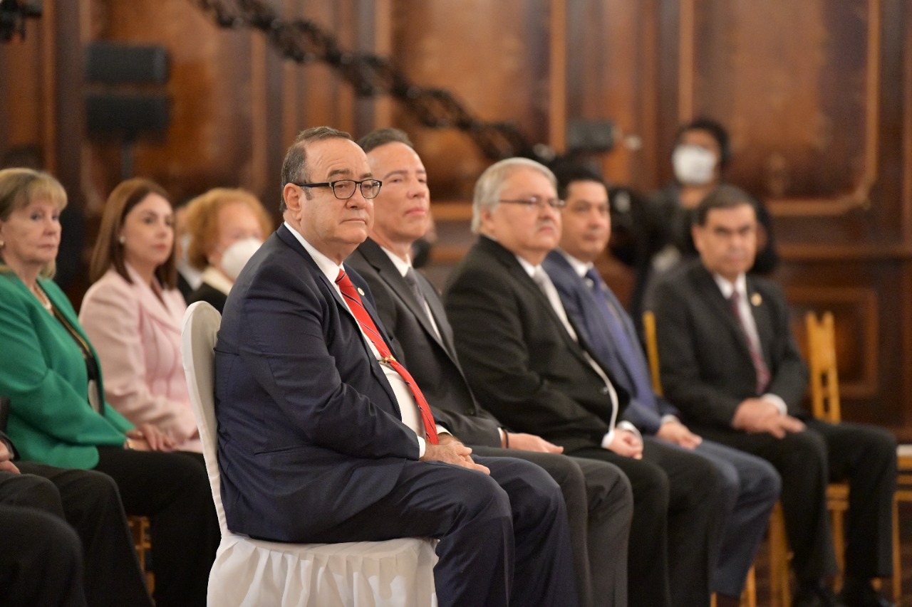 Autoridades de la Sib y del Banguat reiteran compromiso con el país