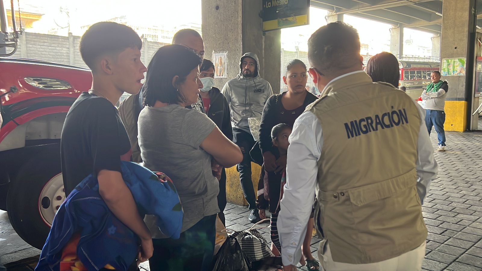 Brindan atención a extranjeros en la Central de Mayoreo