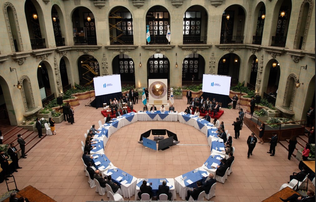Líderes de entidades religiosas participan en mesa multirreligiosa