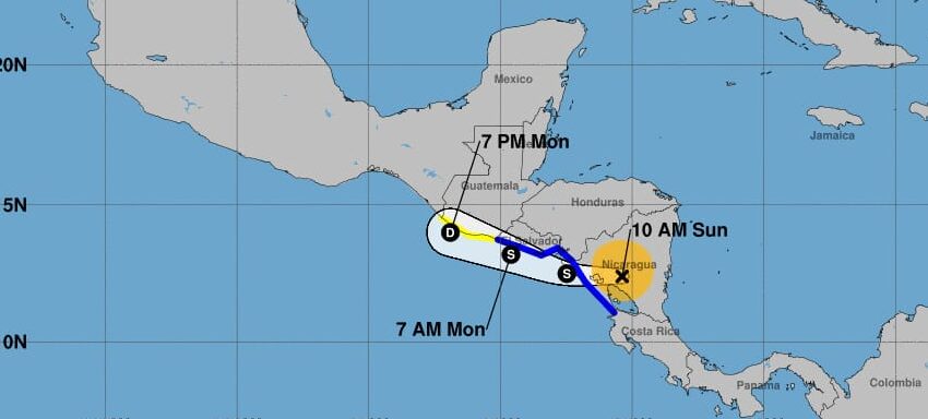 Julia se degrada a tormenta tropical