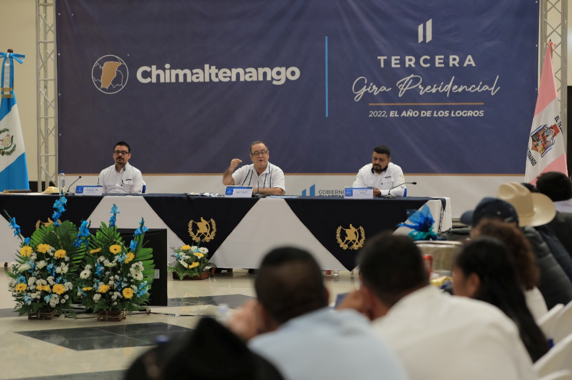 Tercera gira presidencial: Gobierno ha invertido más de 4 mil 600 millones de quetzales en Chimaltenango