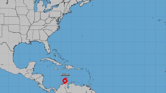 Mandatario gira instrucciones para dar respuesta a posible impacto de tormenta tropical Julia