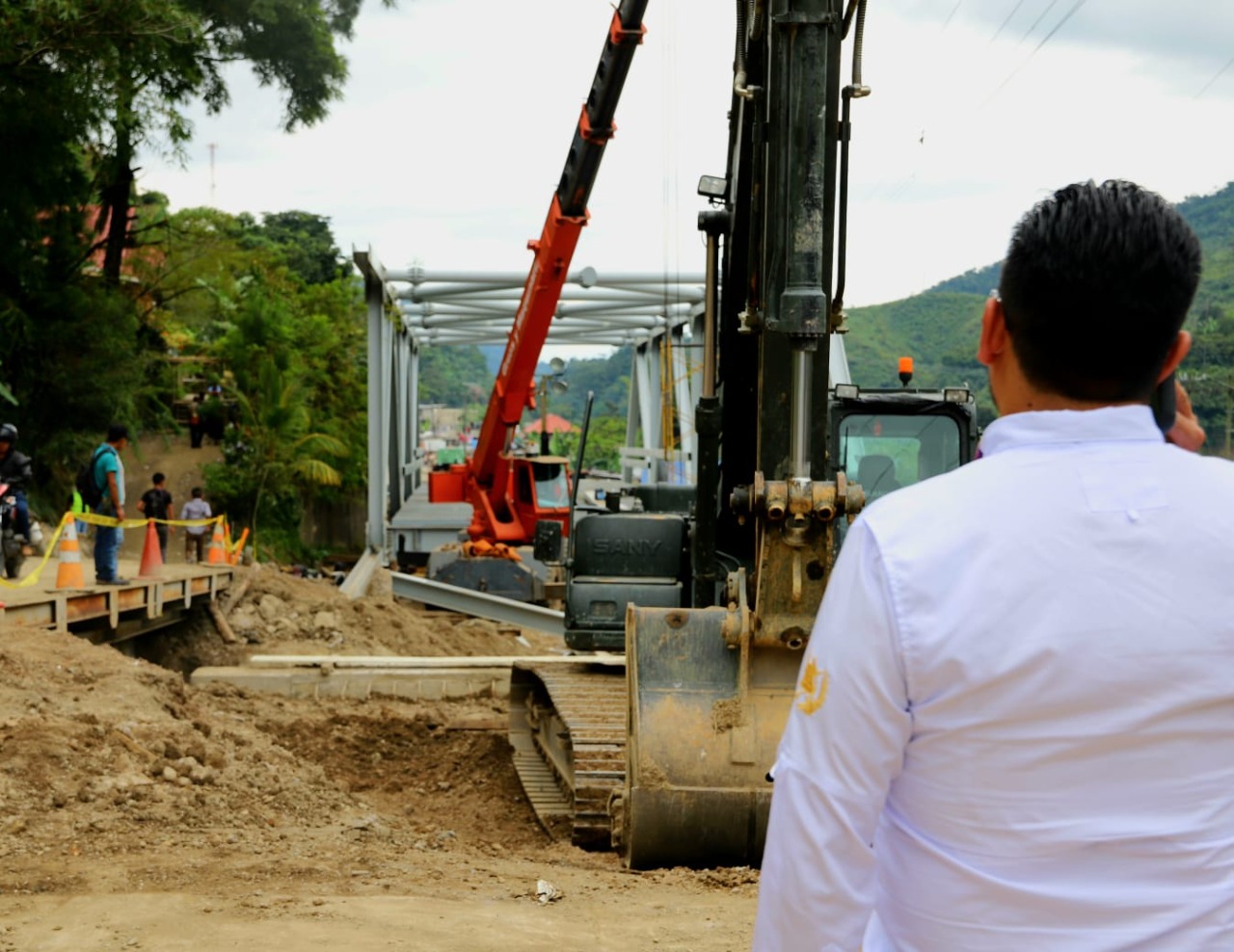 Supervisan instalación de puente tipo Warren en Tamahú, Alta Verapaz