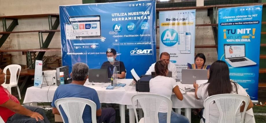 Jornada móvil para promover cumplimiento de obligaciones tributarias llega a Quetzaltenango