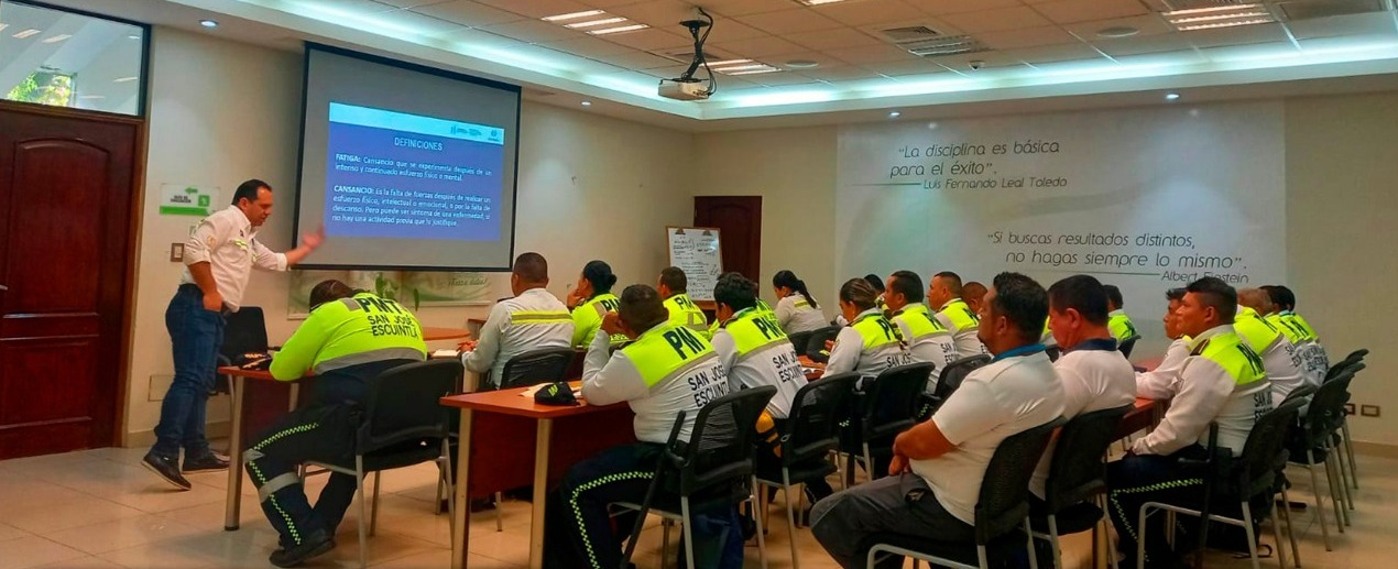 Fortalecen conocimientos de agentes policiales de Escuintla