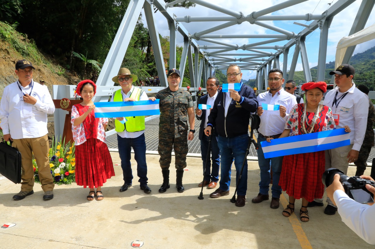 Instalación de puente permite restablecer circulación vehicular en Tamahú