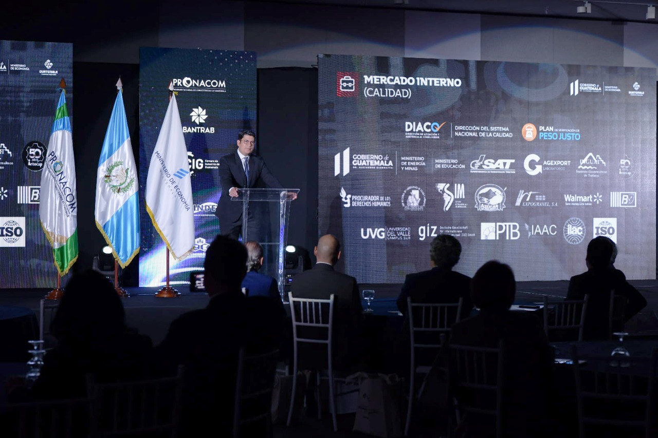 Presentan avances de economía nacional en Investment Summit