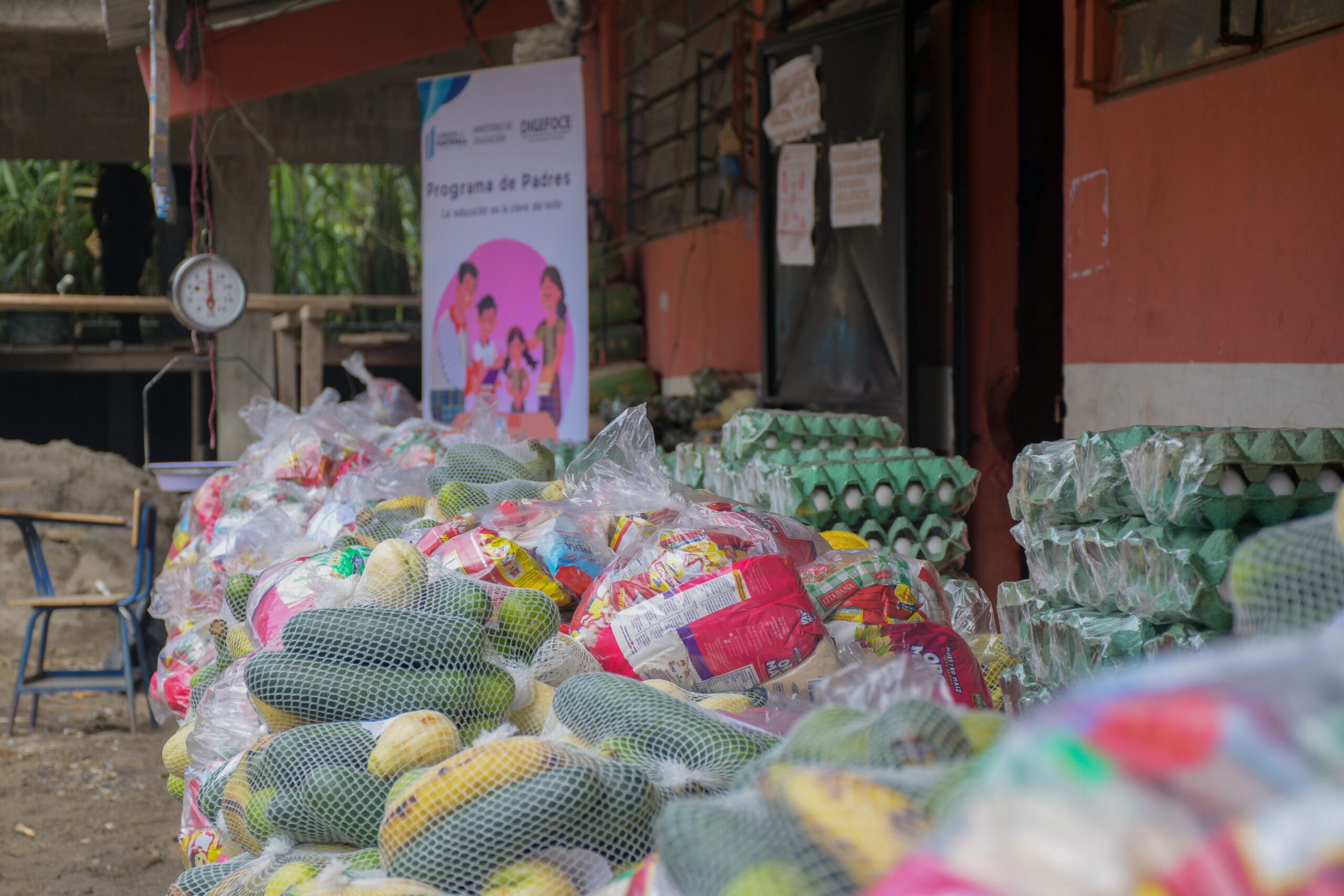 Realizan la séptima entrega de alimentación escolar en Baja Verapaz
