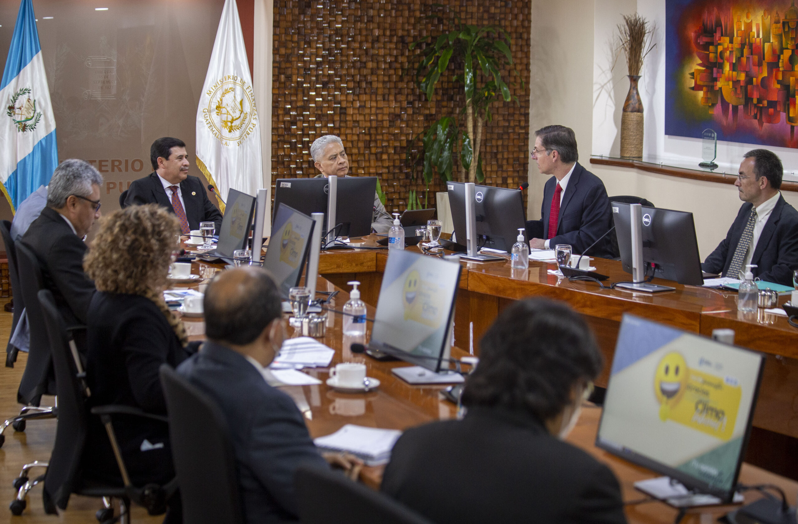 Banco Mundial reconoce manejo fiscal y macroeconómico de Guatemala