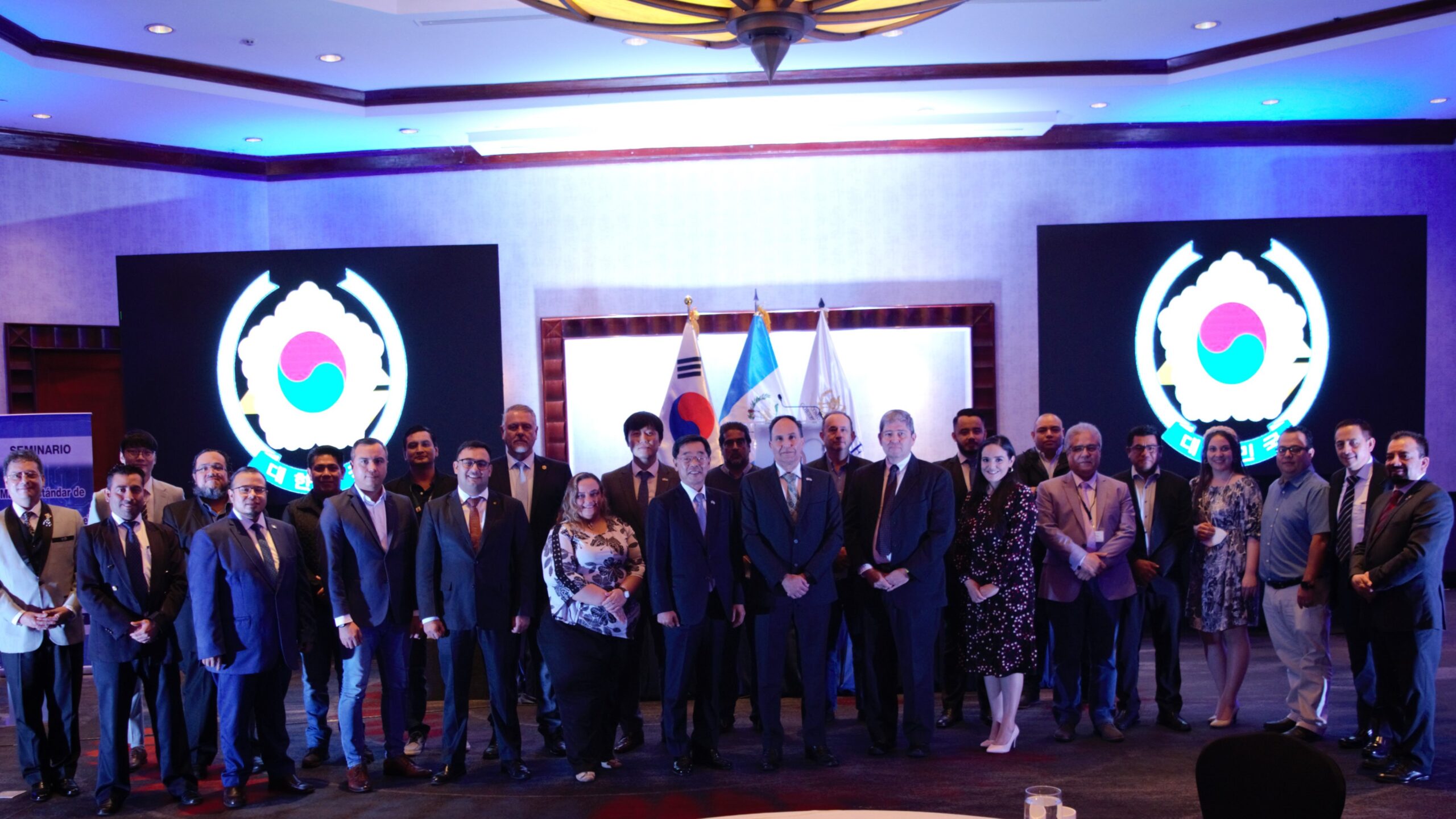 Finalizan seminario sobre tecnología en procesos de compra