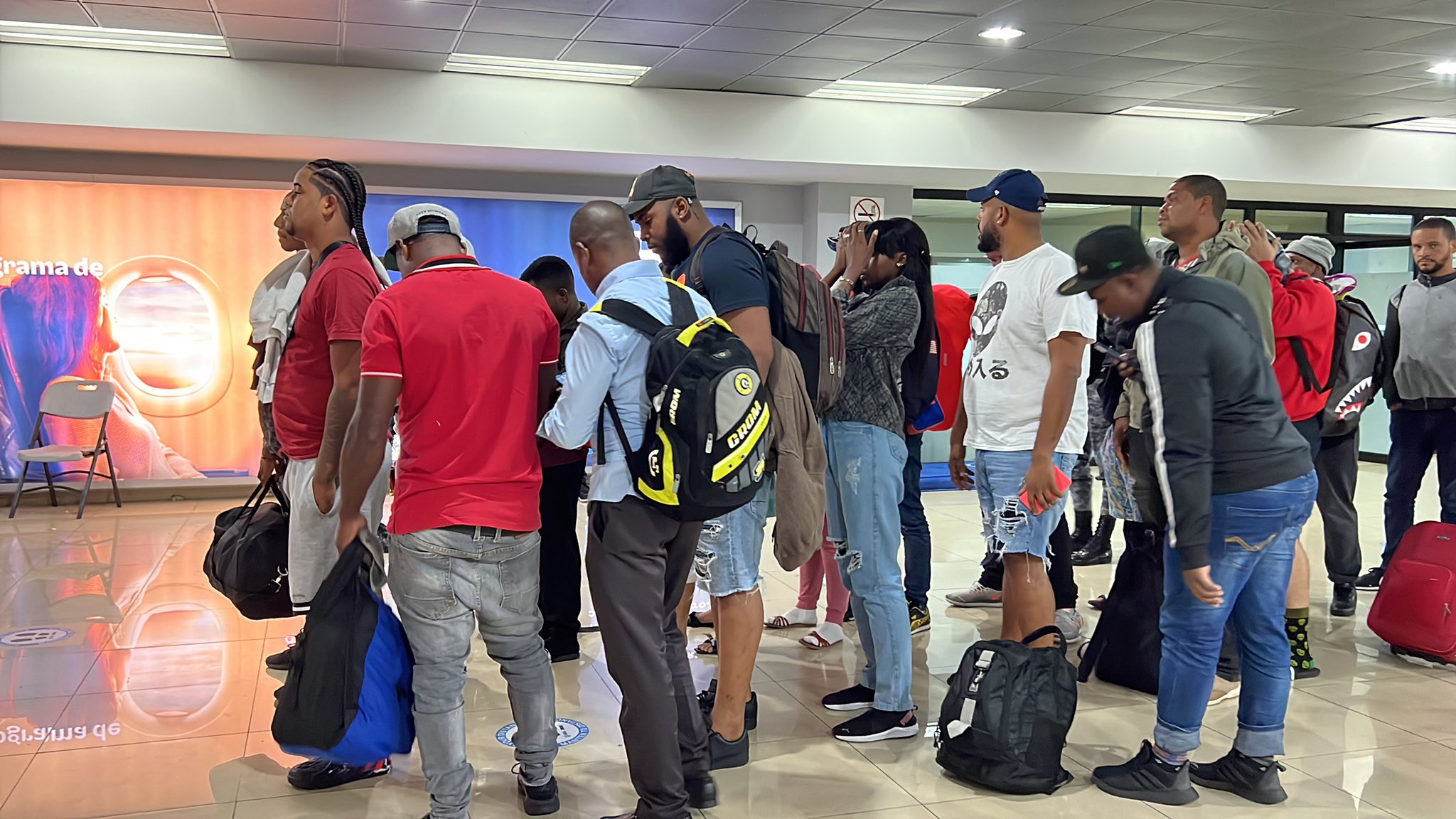 Remiten a dominicanos por incumplimiento de requisitos migratorios