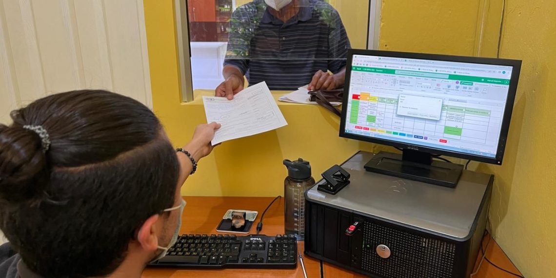 Ventanilla de atención a usuarios de Salud ha beneficiado a más de mil 500 personas