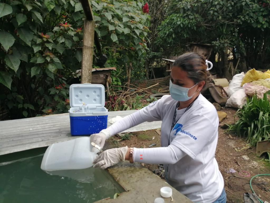 Verifican la calidad del agua en Santa Rosa. /Foto: MSPAS