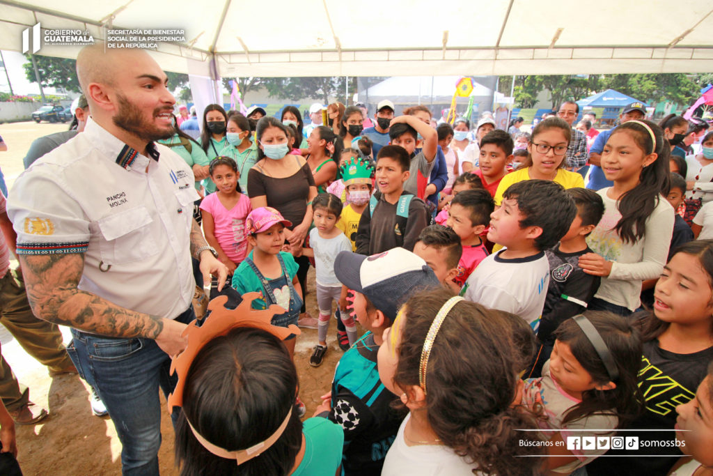 Niños y adolescentes de Mixco participan en actividades recreativas