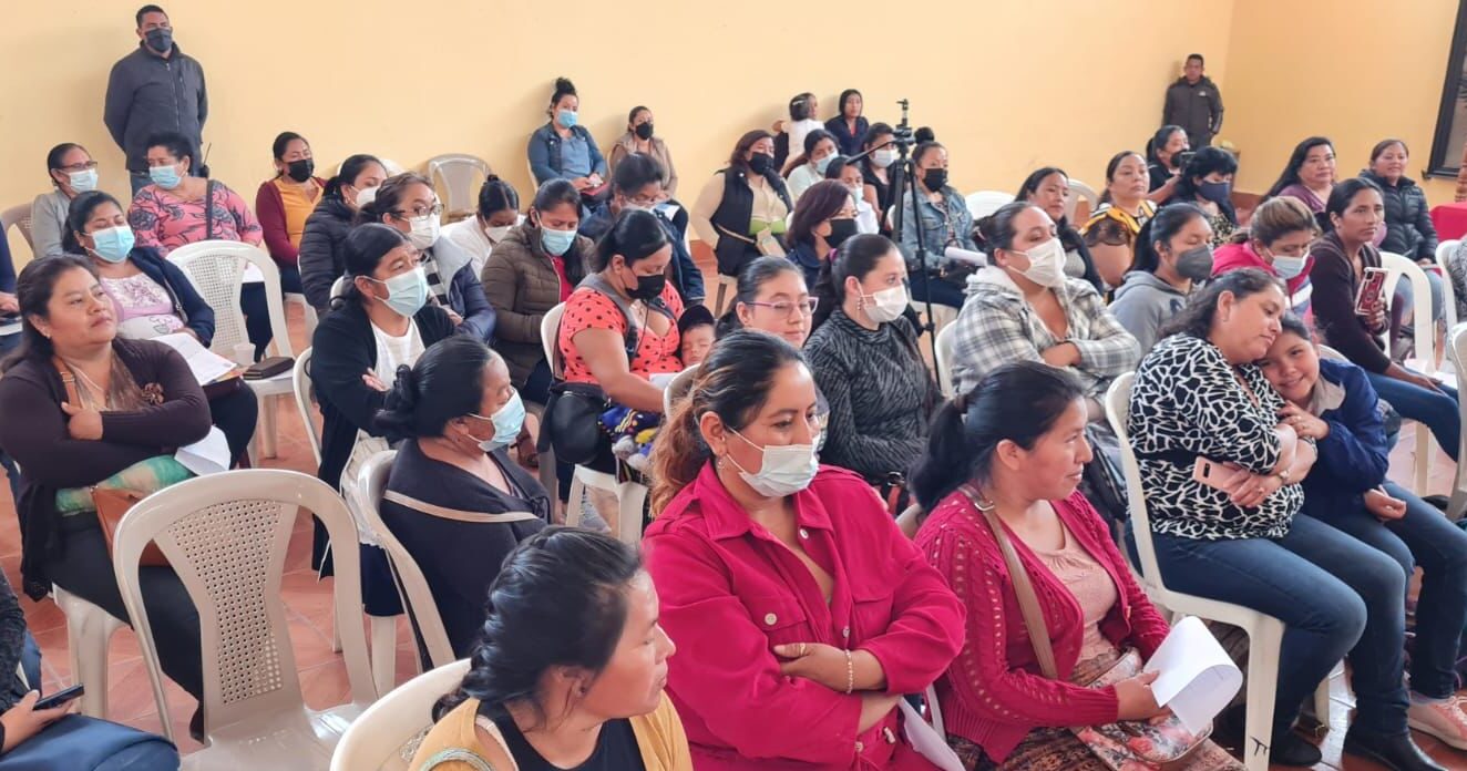 Dotación de equipo coadyuva a la capacitación técnica de mujeres huehuetecas