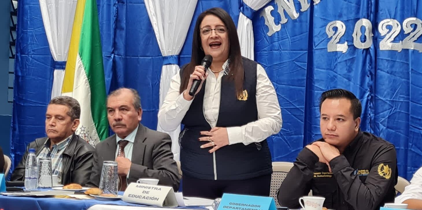 Mineduc busca implementar telebachilleratos